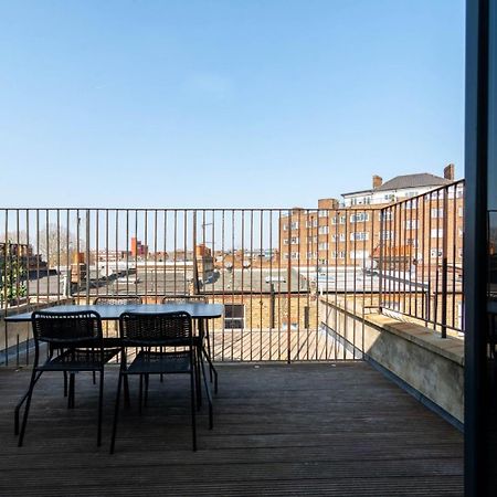 Guestready - Top Floor West Kensington Home London Kültér fotó
